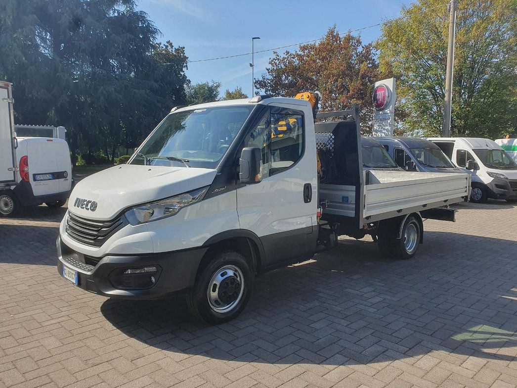 IVECO | IVECO DAILY 35C14 CON GRU E CASSONE FISSO