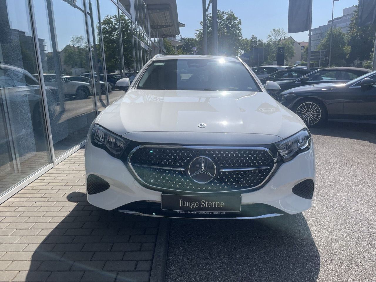 Mercedes-Benz E-Klasse – Bild 2