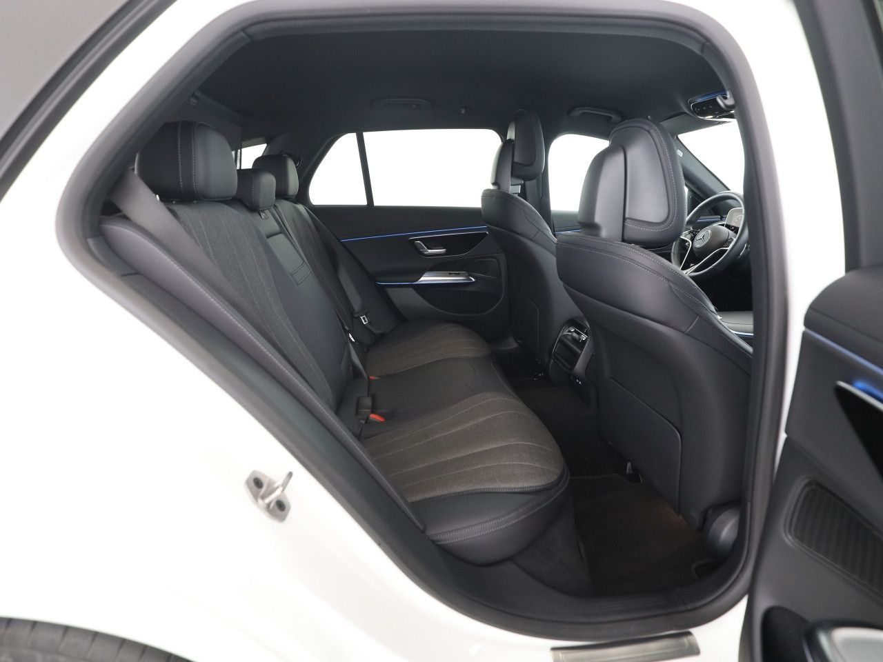 Mercedes-Benz E-Klasse – Bild 17