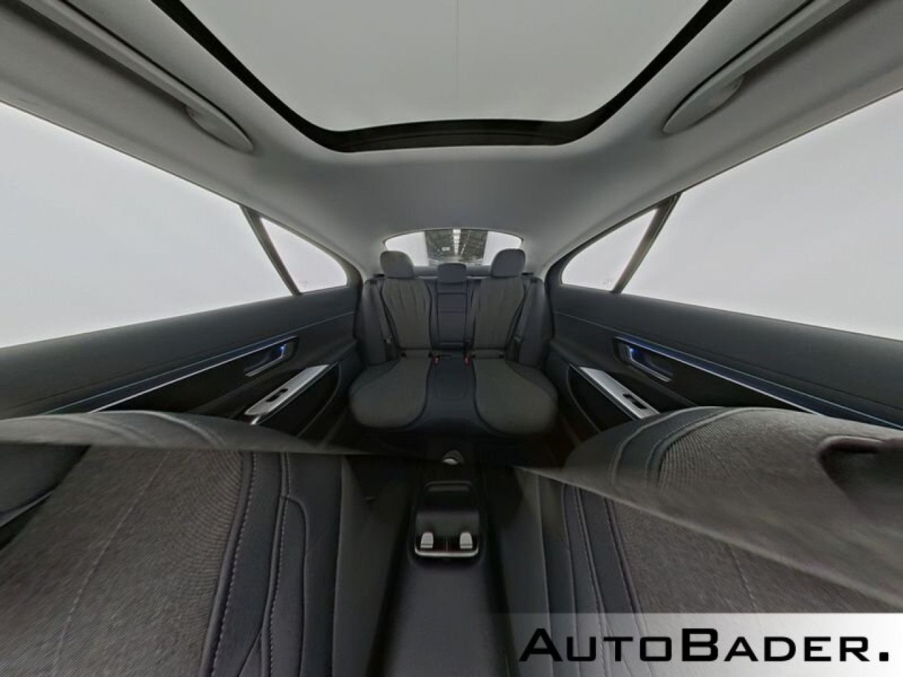 Mercedes-Benz E-Klasse – Bild 8