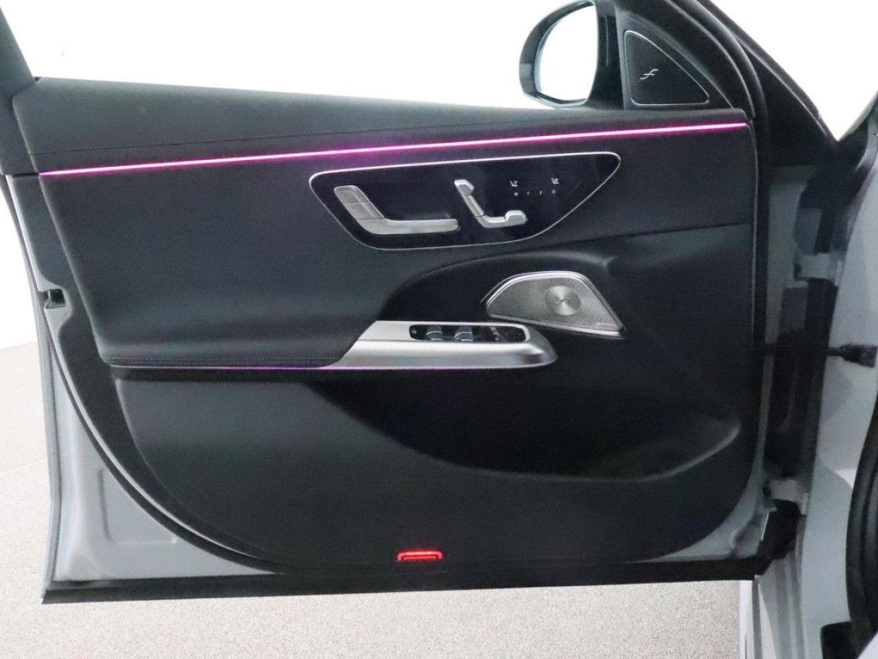 Mercedes-Benz E-Klasse – Bild 14