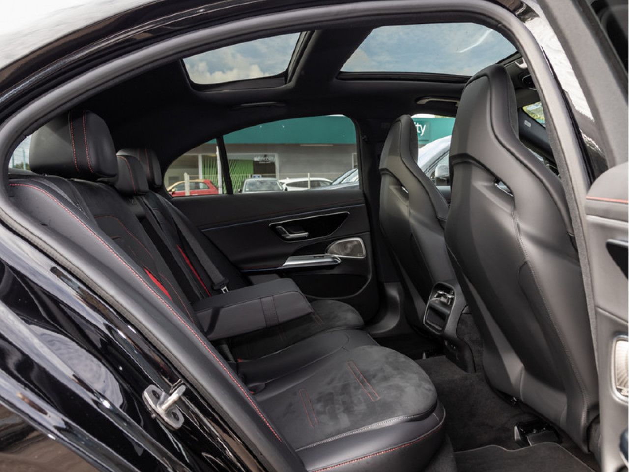 Mercedes-Benz E-Klasse – Bild 8