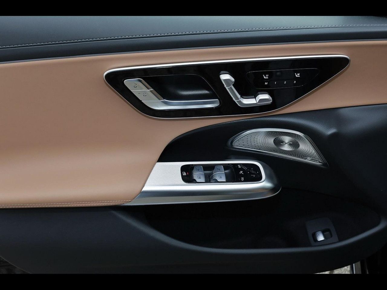 Mercedes-Benz E-Klasse – Bild 12