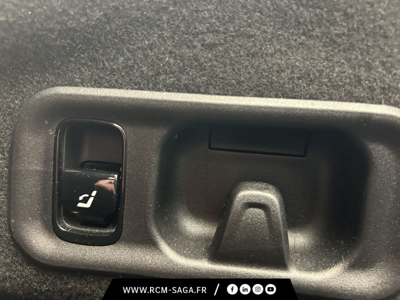 Photo du v&eacute;hicule 16 / 18