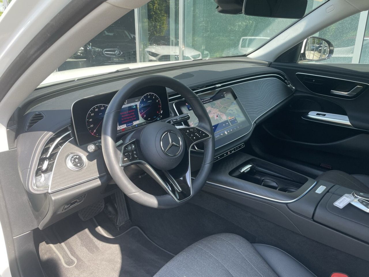 Mercedes-Benz E-Klasse – Bild 13