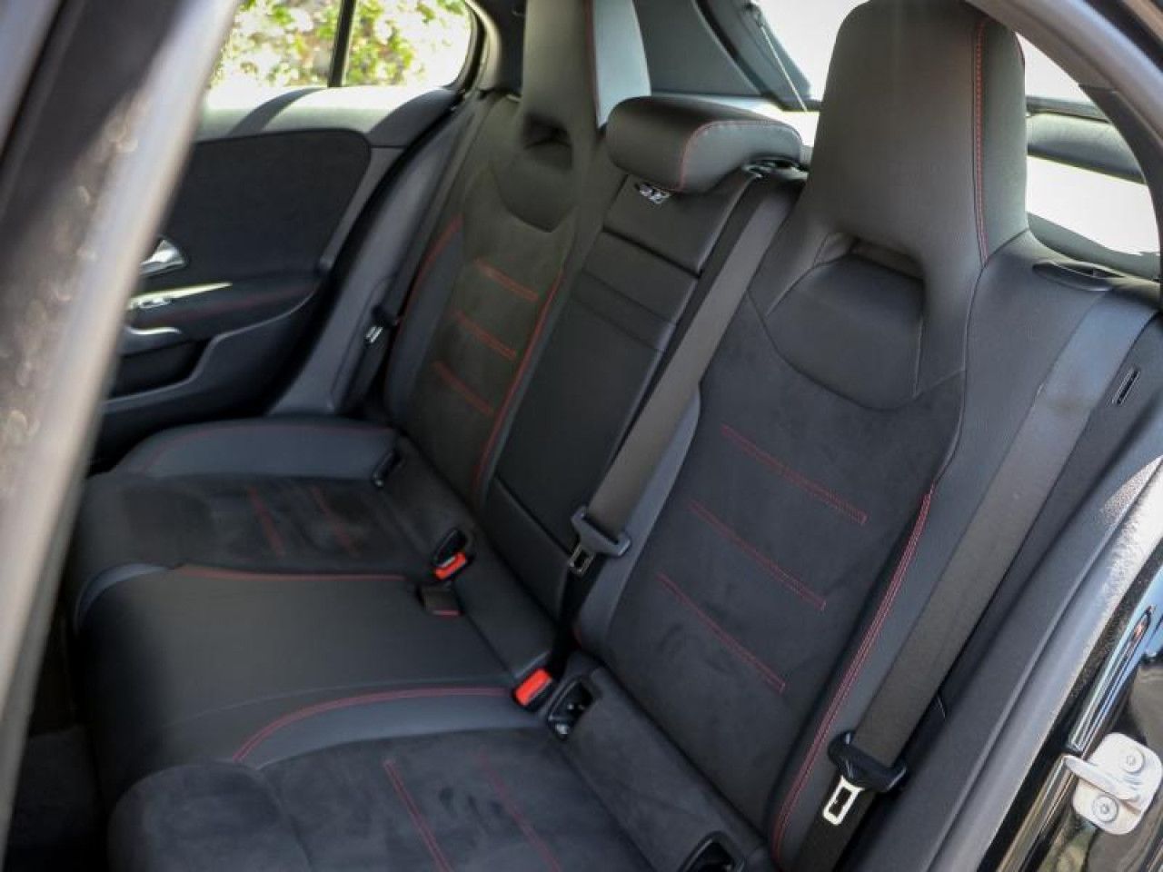 Photo du v&eacute;hicule 17 / 18