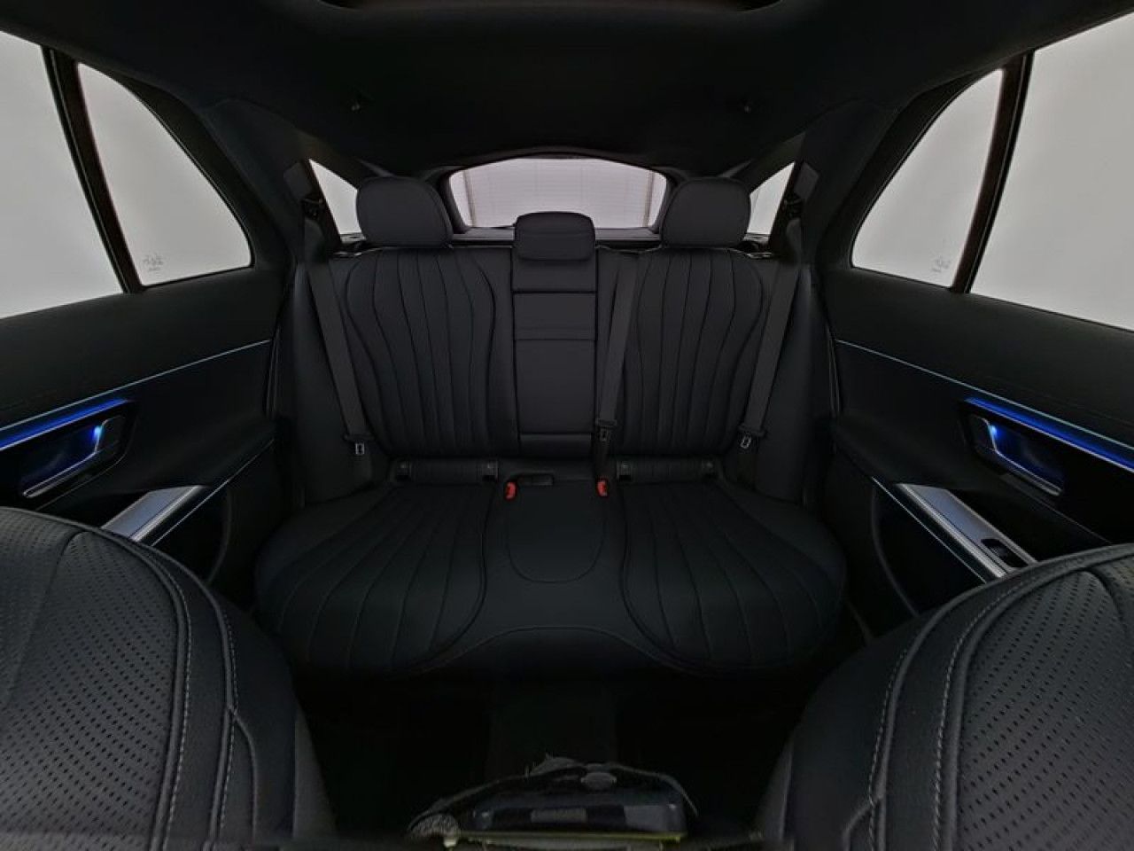 Mercedes-Benz E-Klasse – Bild 9