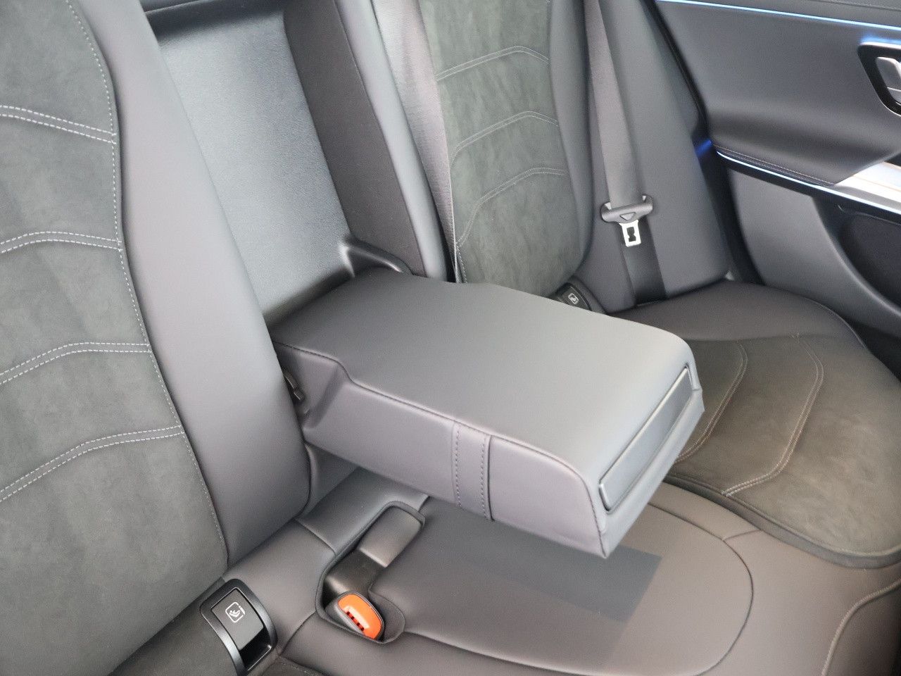 Mercedes-Benz E-Klasse – Bild 19
