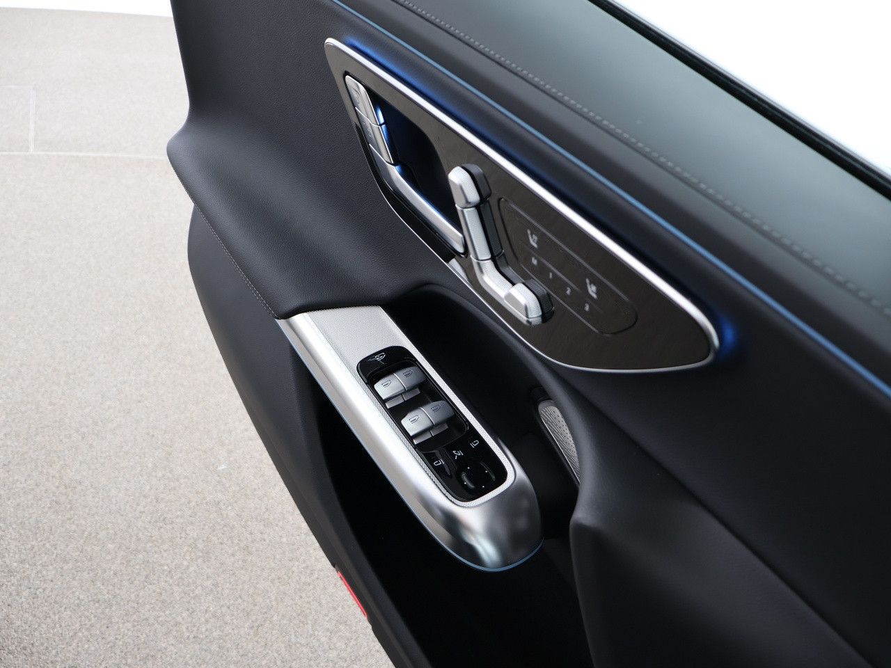Mercedes-Benz E-Klasse – Bild 13