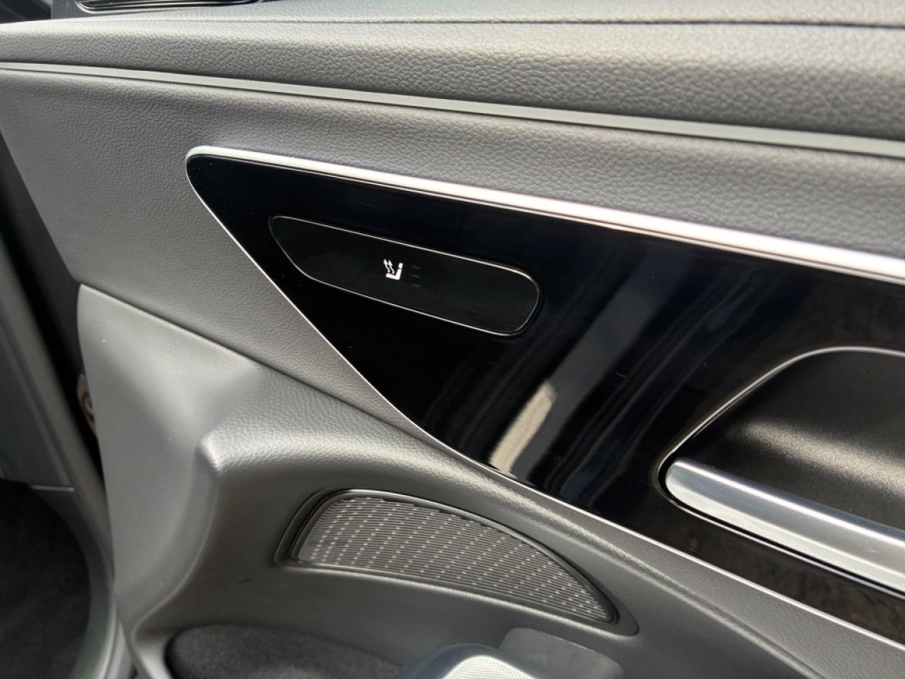 Mercedes-Benz E-Klasse – Bild 24