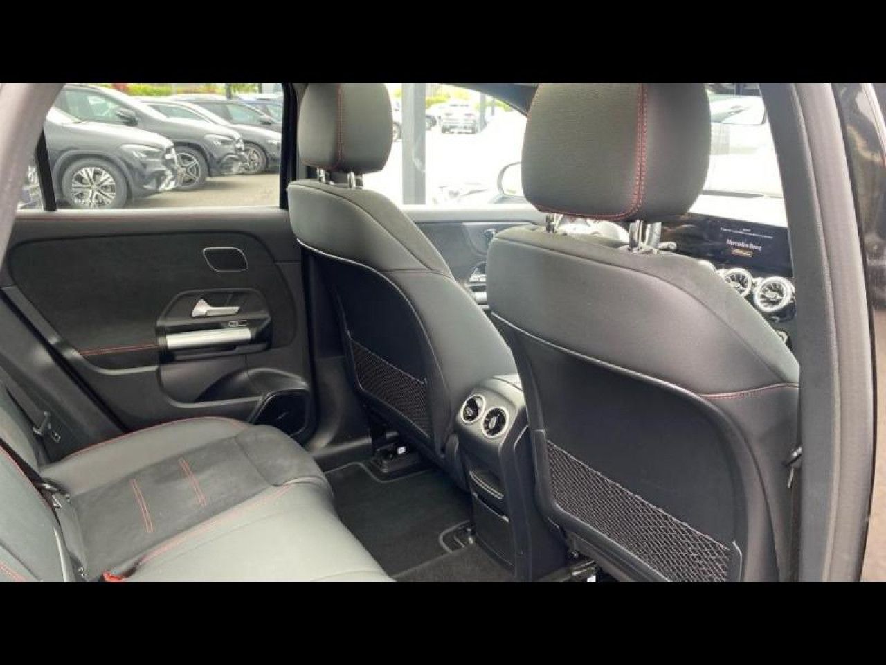 Photo du v&eacute;hicule 13 / 18