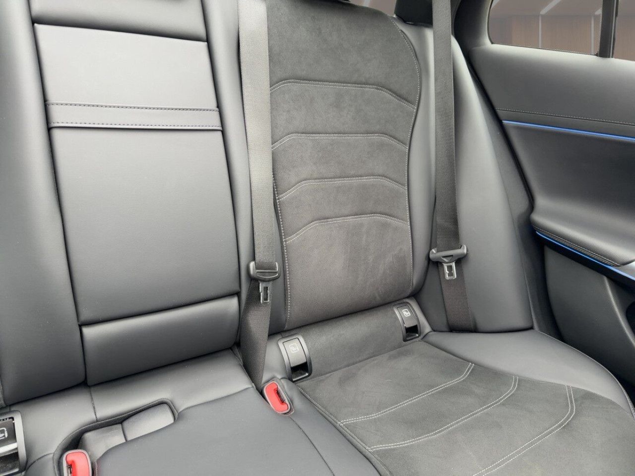 Mercedes-Benz E-Klasse – Bild 15
