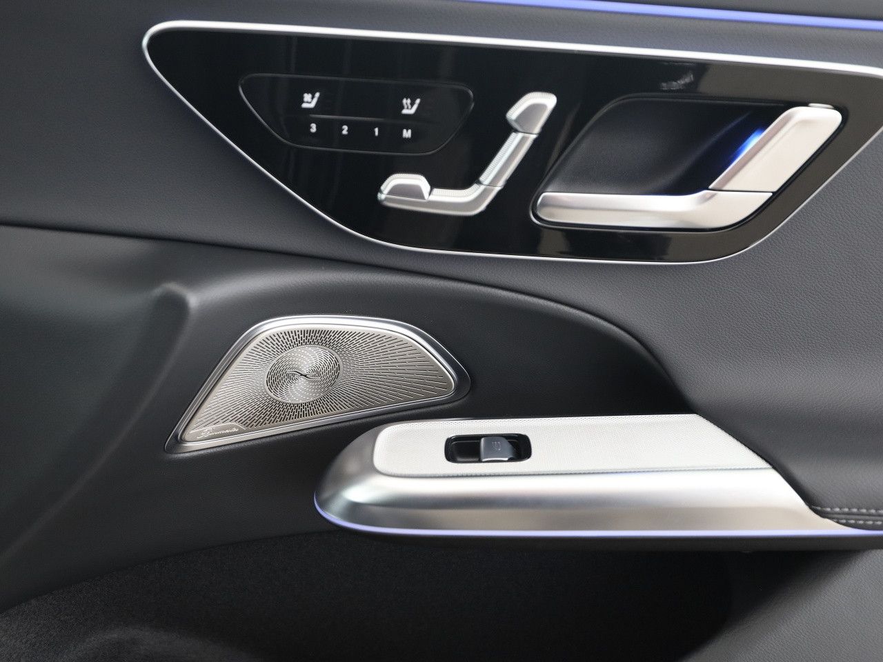 Mercedes-Benz E-Klasse – Bild 17