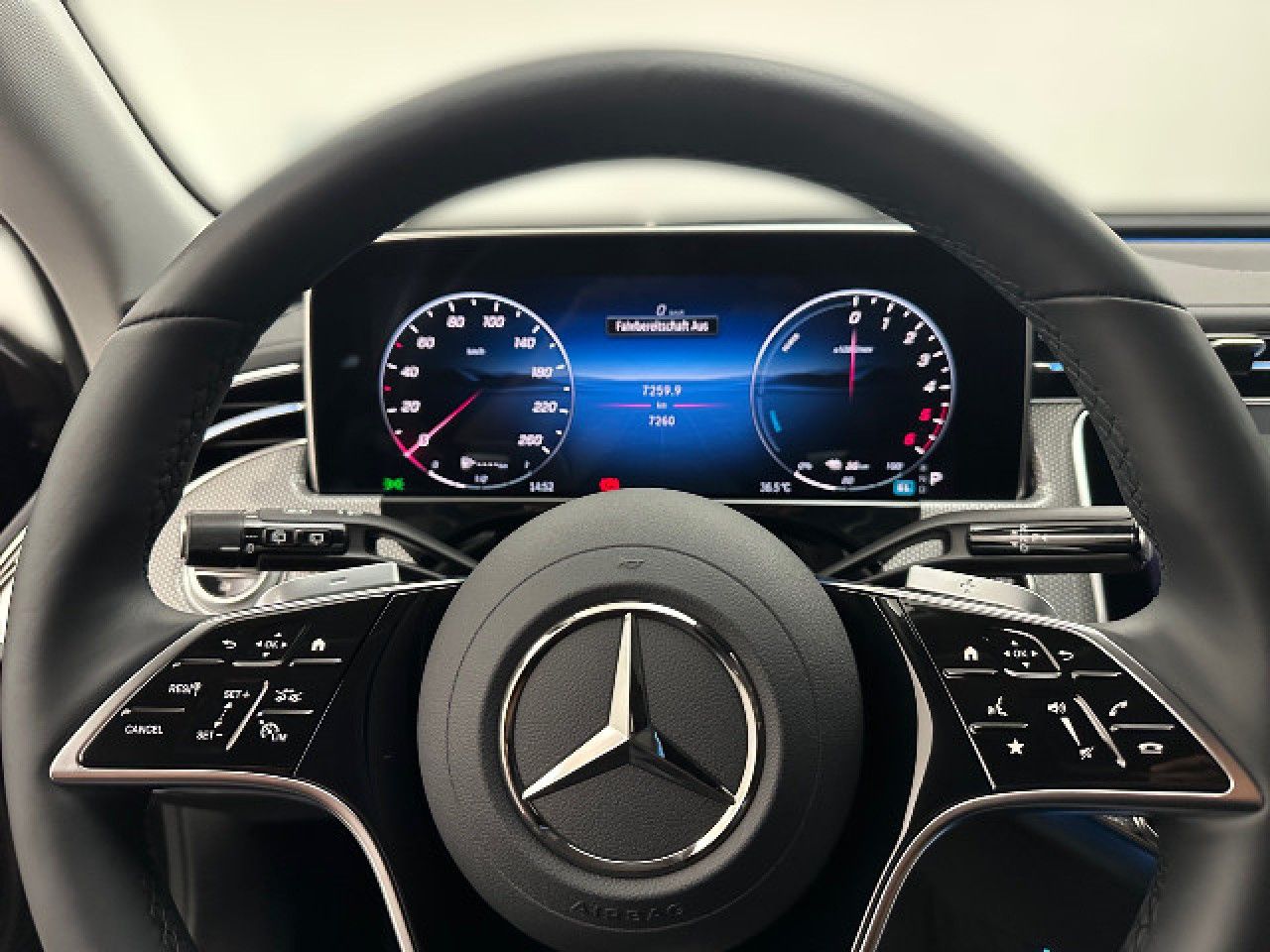 Mercedes-Benz E-Klasse – Bild 9