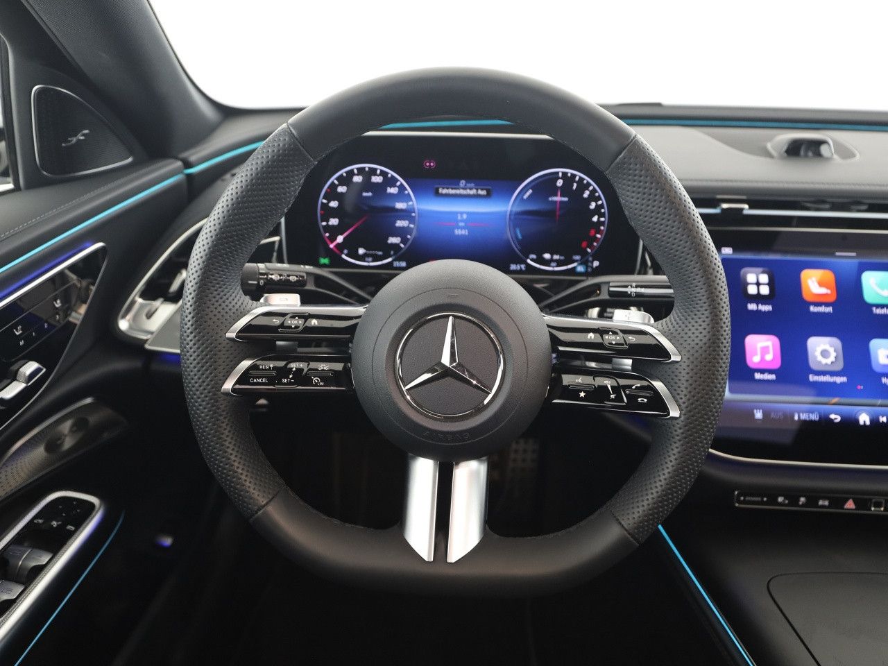 Mercedes-Benz E-Klasse – Bild 11