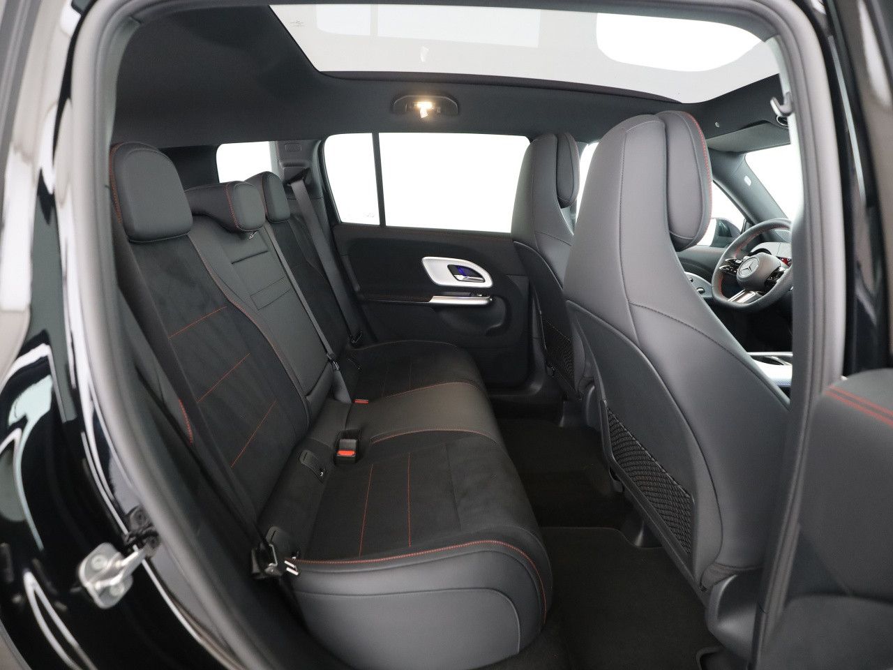 Mercedes-Benz GLB – Bild 14