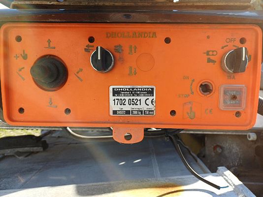 Vehicle image 5 / 13