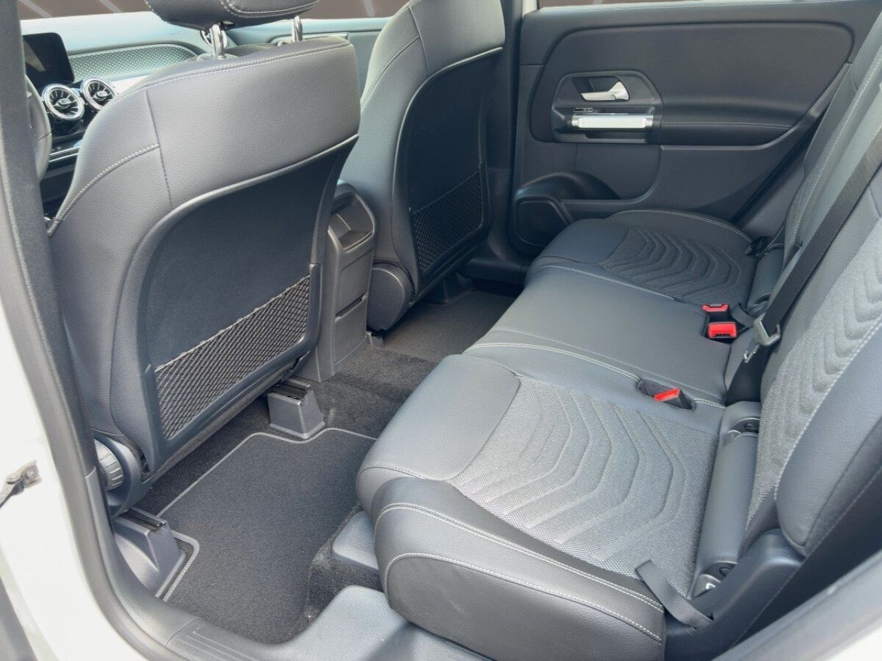 Mercedes-Benz GLB – Bild 11