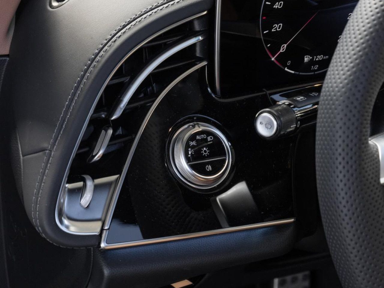 Mercedes-Benz E-Klasse – Bild 13