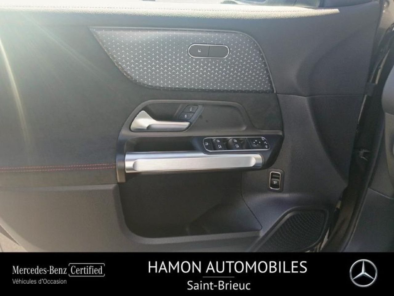 Photo du v&eacute;hicule 17 / 18