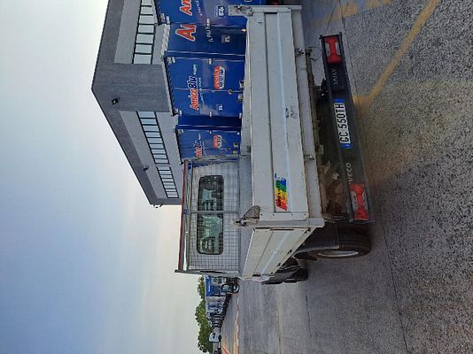 Vehicle image 6 / 9