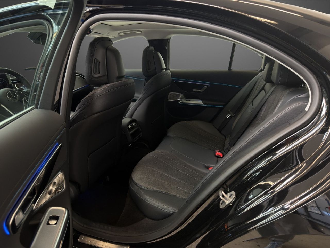 Mercedes-Benz E-Klasse – Bild 8