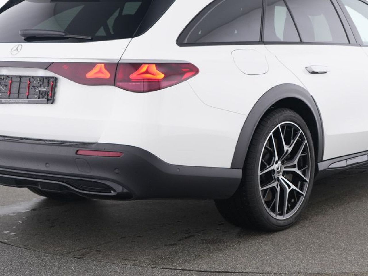 Mercedes-Benz E-Klasse – Bild 9