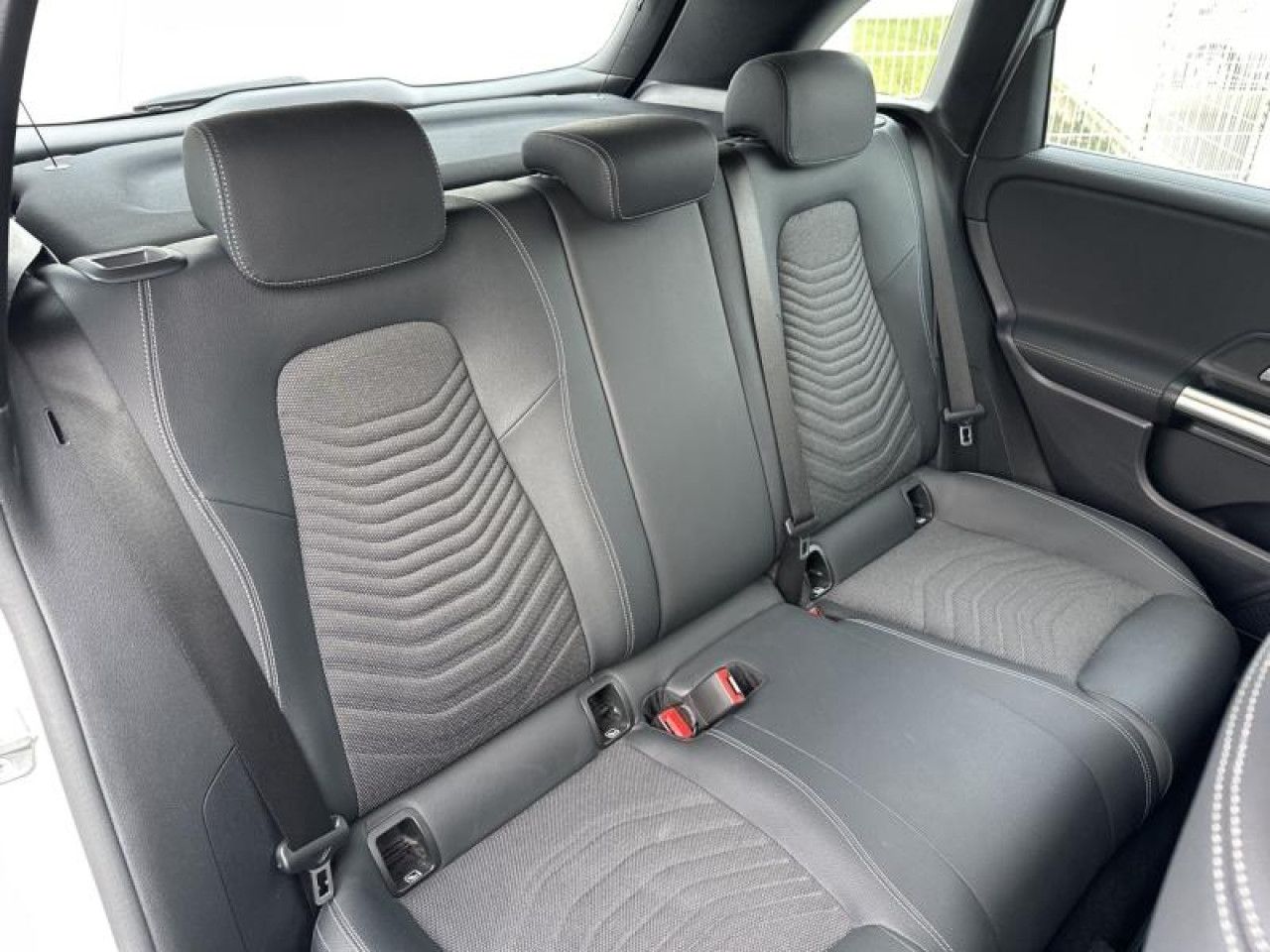 Photo du v&eacute;hicule 13 / 18