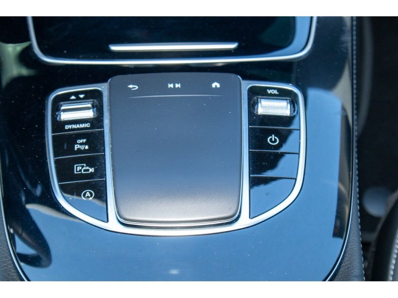Mercedes-Benz E-Klasse – Bild 15