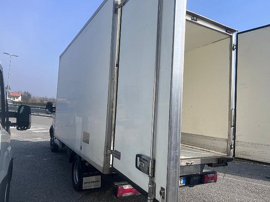 Vehicle image 17 / 17