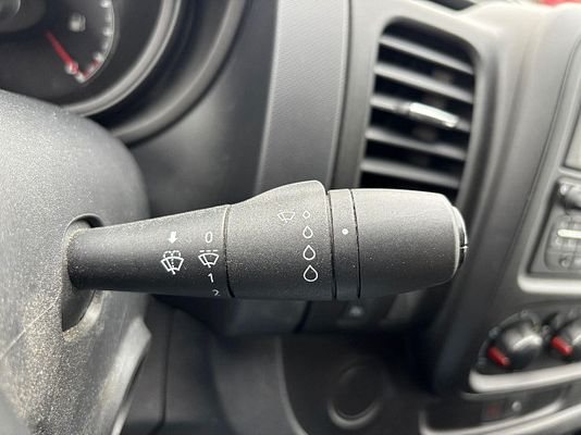 Vehicle image 11 / 14