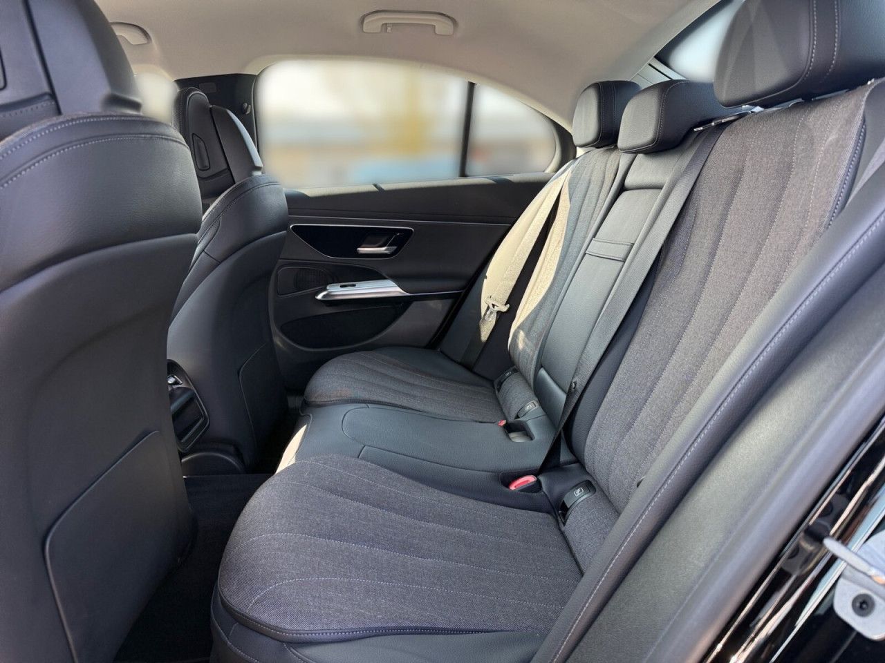 Mercedes-Benz E-Klasse – Bild 11