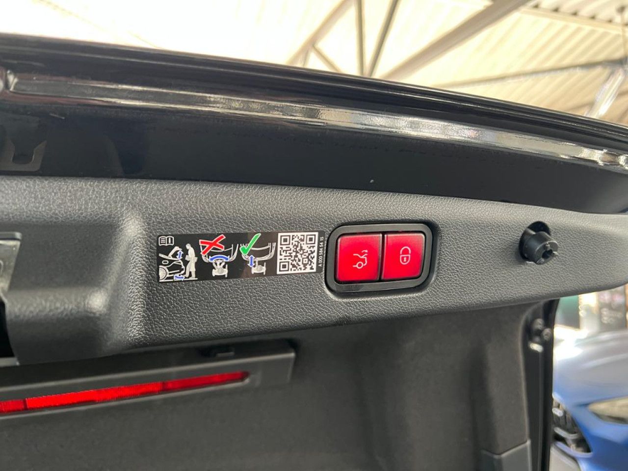 Mercedes-Benz E-Klasse – Bild 12
