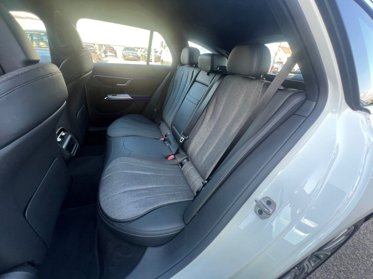 Mercedes-Benz E-Klasse – Bild 24