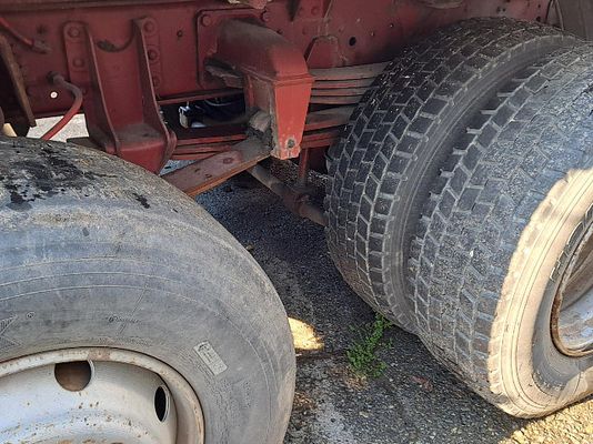 Vehicle image 11 / 12