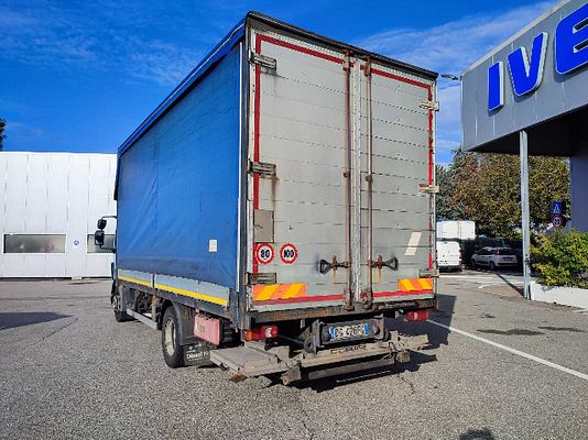 Vehicle image 5 / 11