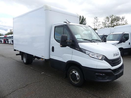 Vehicle image 1 / 6