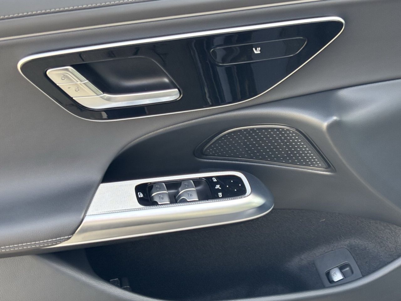 Mercedes-Benz E-Klasse – Bild 14