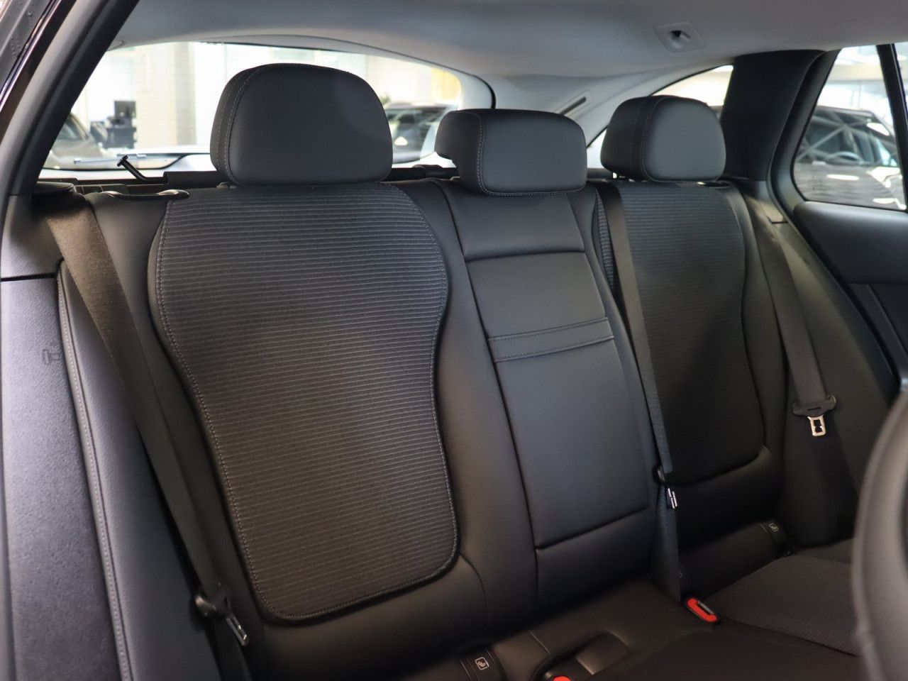 Mercedes-Benz C-Klasse – Bild 25