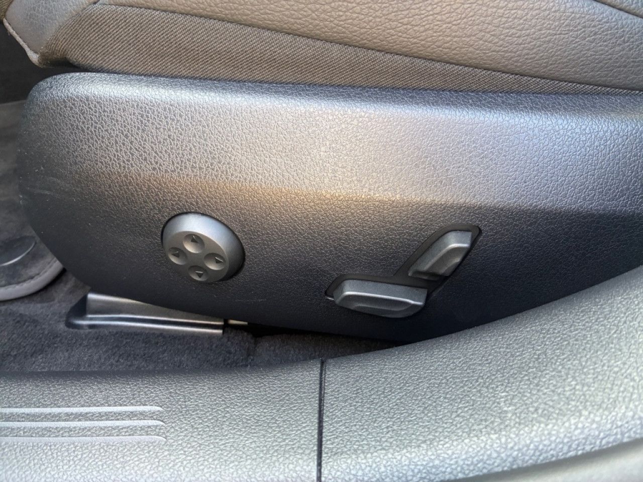 Mercedes-Benz E-Klasse – Bild 22