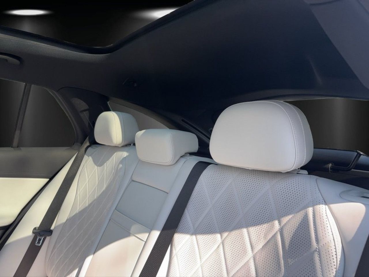 Mercedes-Benz E-Klasse – Bild 14