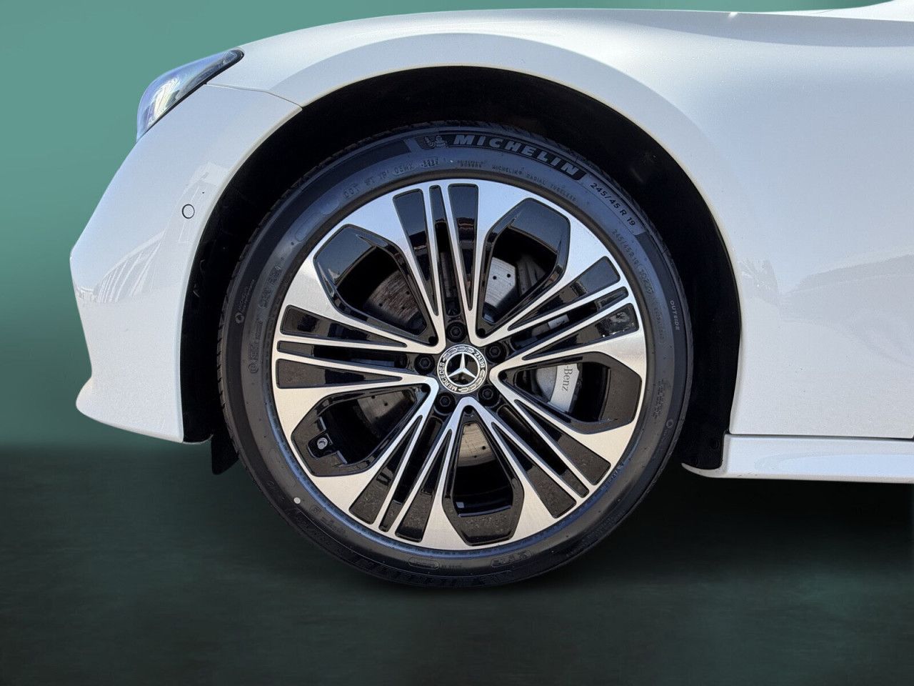 Mercedes-Benz E-Klasse – Bild 9