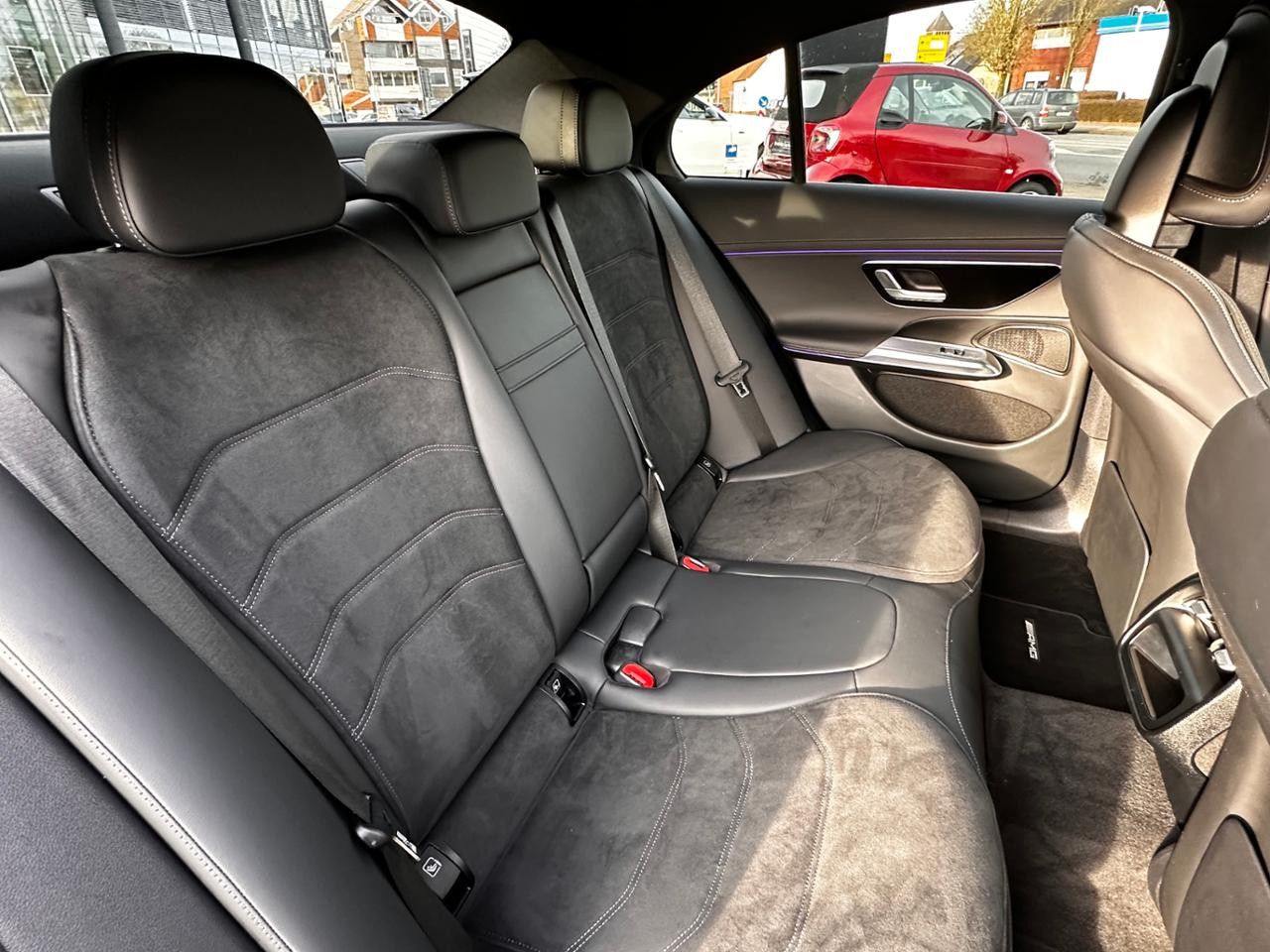 Mercedes-Benz E-Klasse – Bild 16