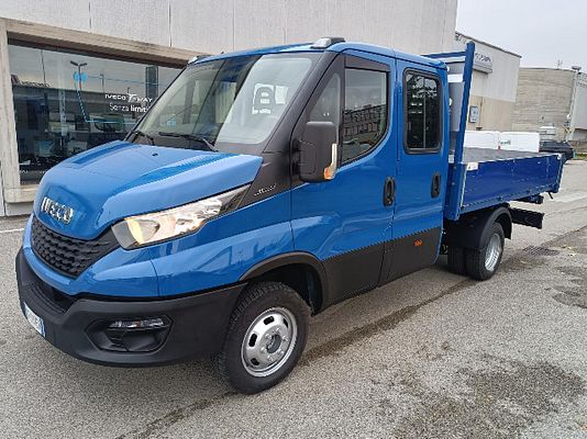 Vehicle image 2 / 10