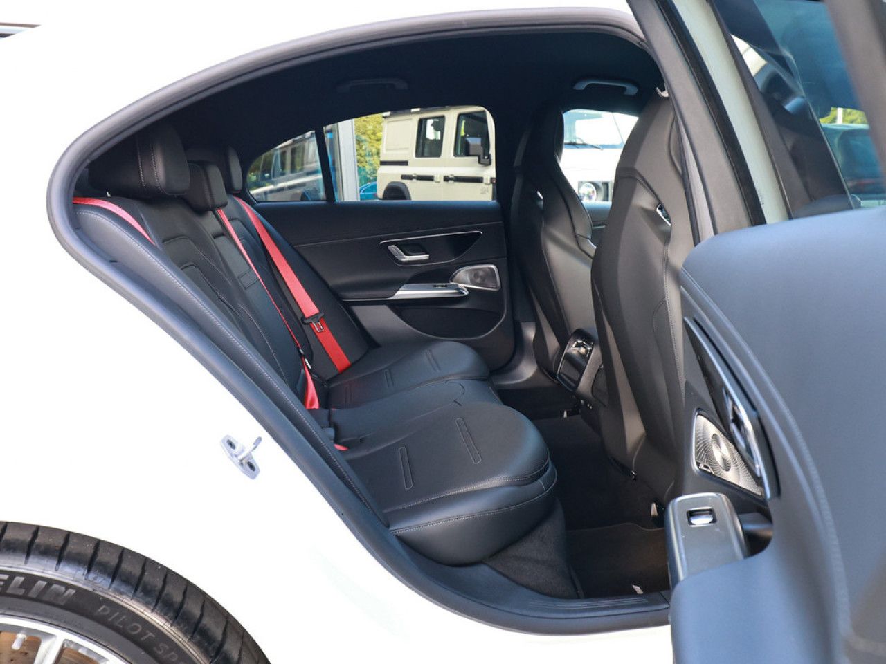 Mercedes-Benz E-Klasse – Bild 7