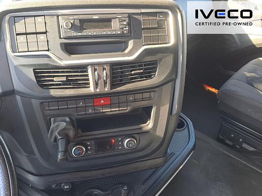 Vehicle image 8 / 11