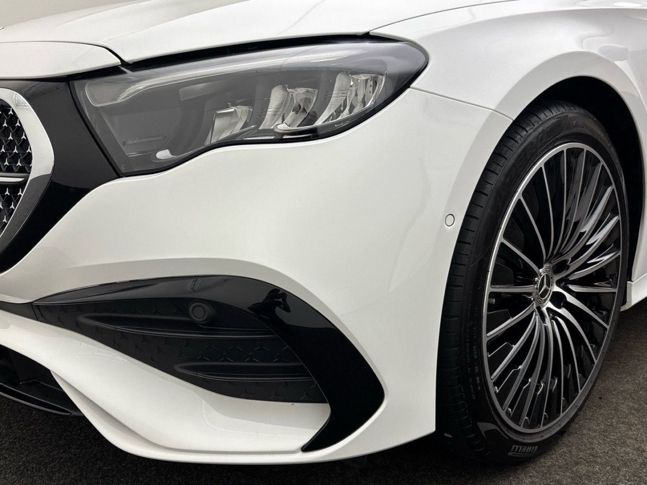 Mercedes-Benz E-Klasse – Bild 2