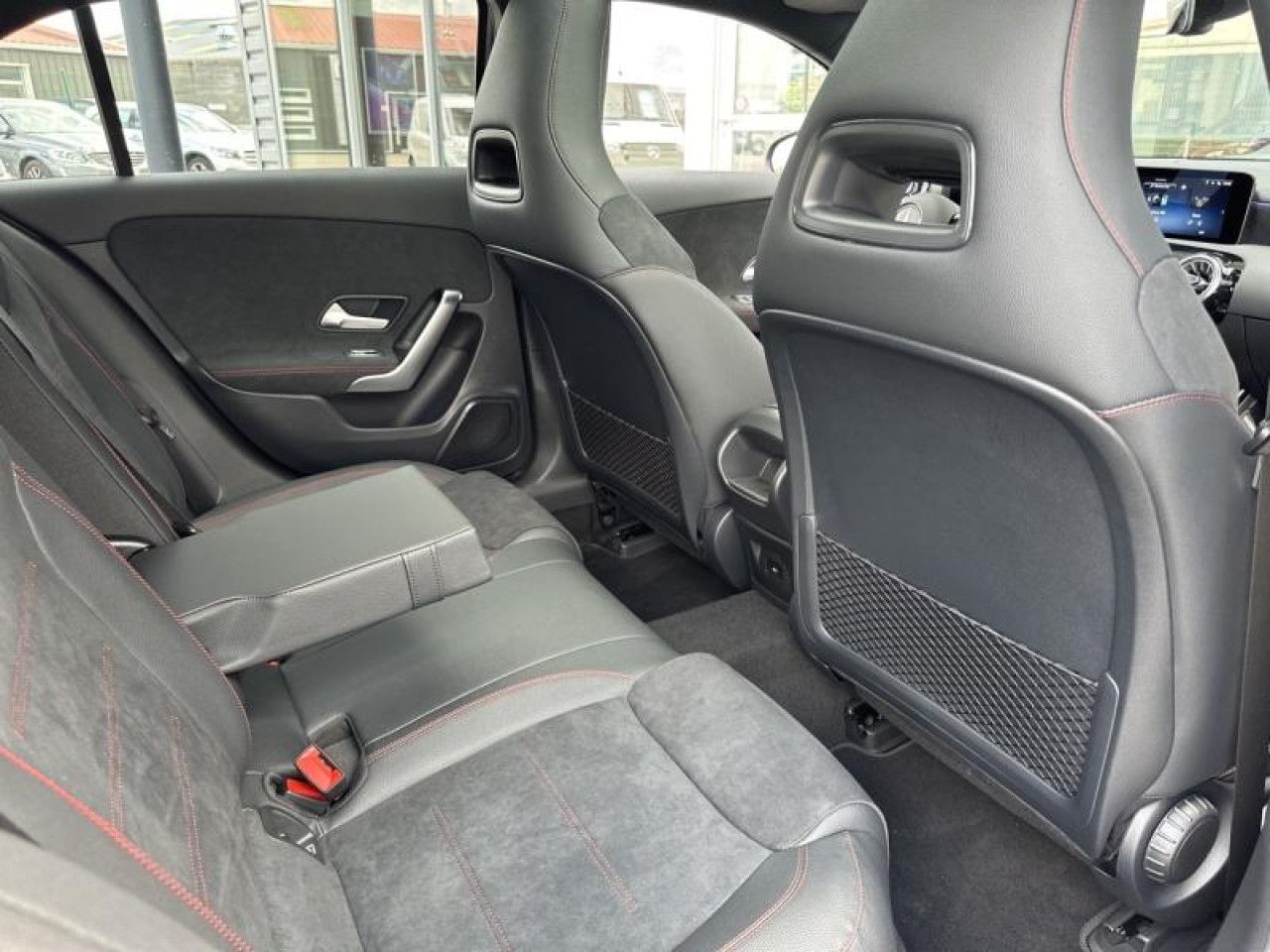 Photo du v&eacute;hicule 14 / 18