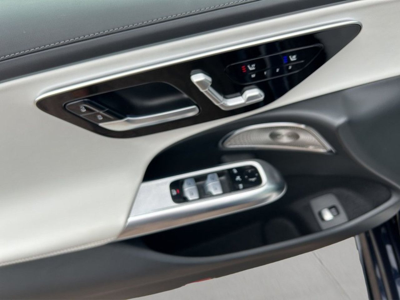 Mercedes-Benz E-Klasse – Bild 13