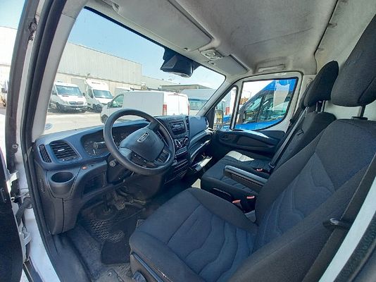 Immagine del veicolo 2 / 6